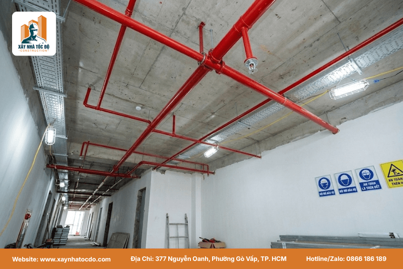 Thi công đúng kỹ thuật hệ thống PCCC theo bản vẽ thẩm duyệt, đảm bảo an toàn và pháp lý cho tòa nhà căn hộ dịch vụ.