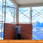 Hình ảnh công trình xây dựng diễn ra suôn sẻ nhờ lập ngân sách trước khi xây dựng kỹ lưỡng, đảm bảo dòng tiền ổn định.